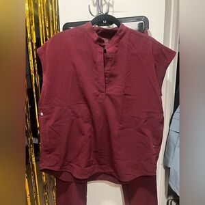 FIGS Women’s Scrub Set